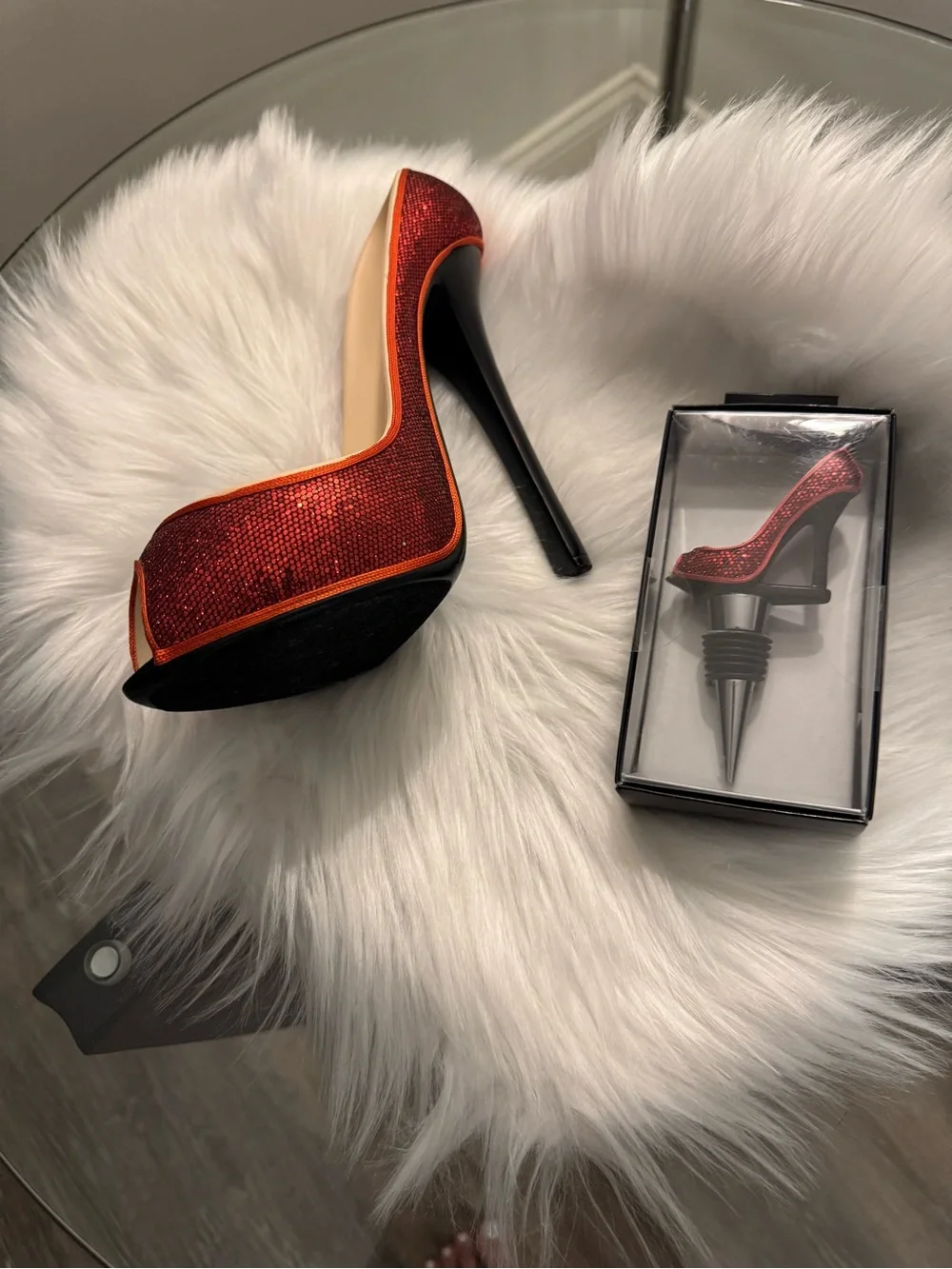 Red High Heel Shoe Bottle Stopper - Reusable Novelty Wine Cork, 1 Pack